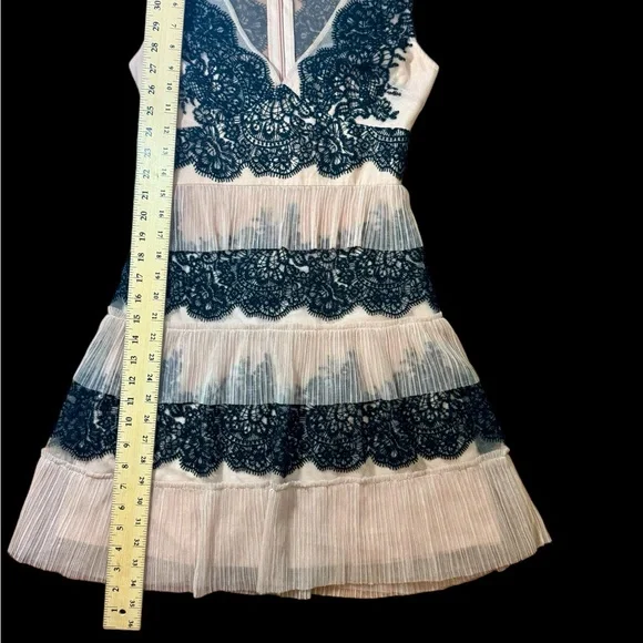 BCBGMaxazria Dress - Picture 12 of 13